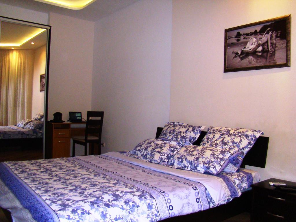 Pleasure Apartment Near Center Of Odessa الغرفة الصورة